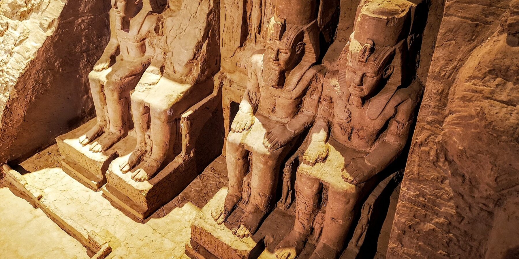 Odkrycie grobowca Tutanchamona – jedno z największych odkryć archeologicznych #archeologia #badania #cywilizacja #Egipt #odkrycia #starożytność #struktury społeczne - ciekawostki.app