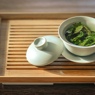 Herbata – historia i właściwości #antyoksydanty #Chiny #kuchnia #odżywianie #rośliny #zioła - ciekawostki.app
