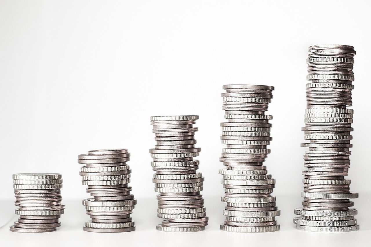 Piramidy finansowe – na czym to polega? #banki #gospodarka #oszustwa #pieniądze - ciekawostki.app